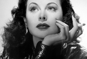 Hedy Lamarr, actrice, croqueuse d`hommes et... inventeuse du GPS!
